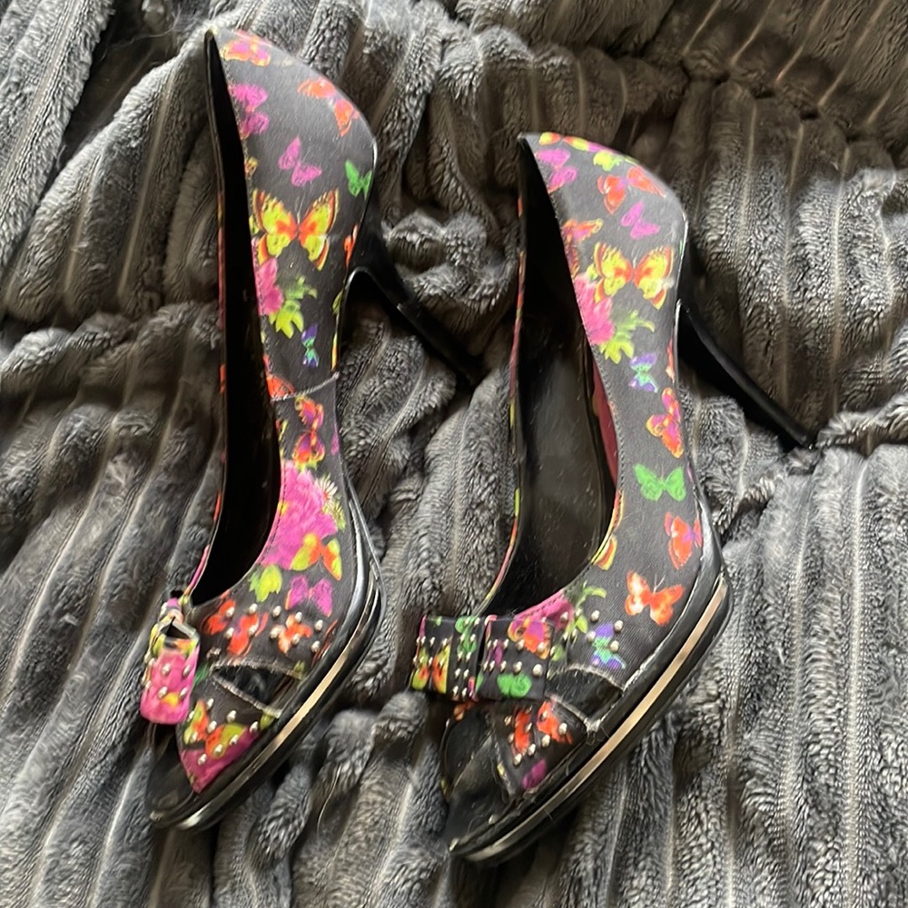 Butterfly pin up heels